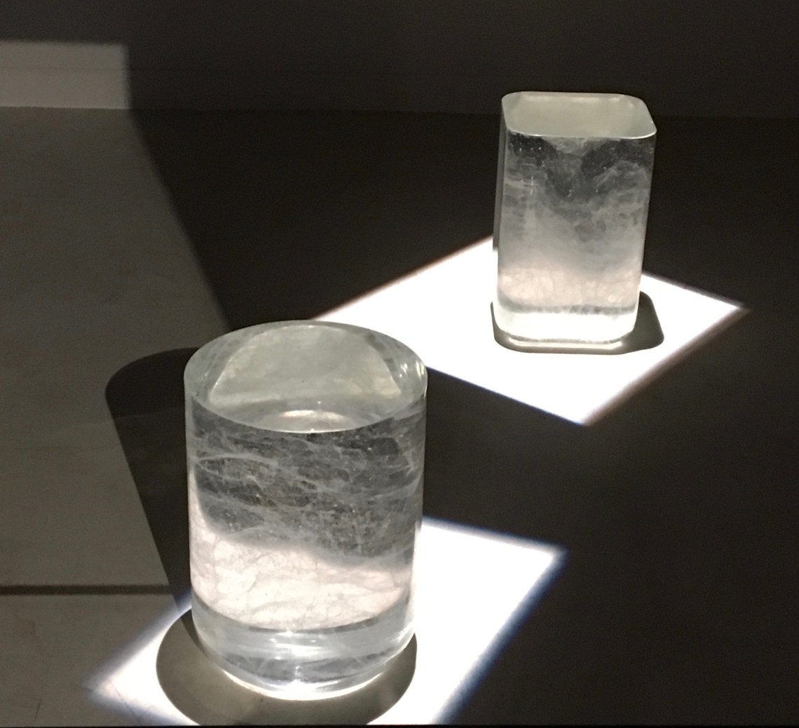 5. martin szekely bing one , bout de canapé,2005, cristal, 40 x o 33 cm. collection particulière bing square. à suivre